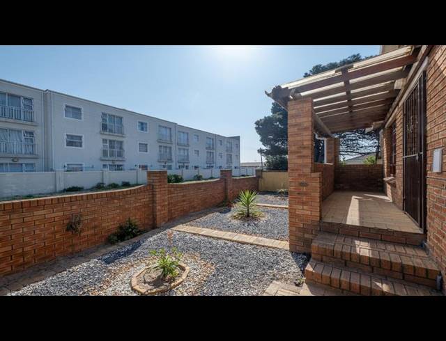 4 BEDROOM HOUSE FOR SALE IN CRAVENBY